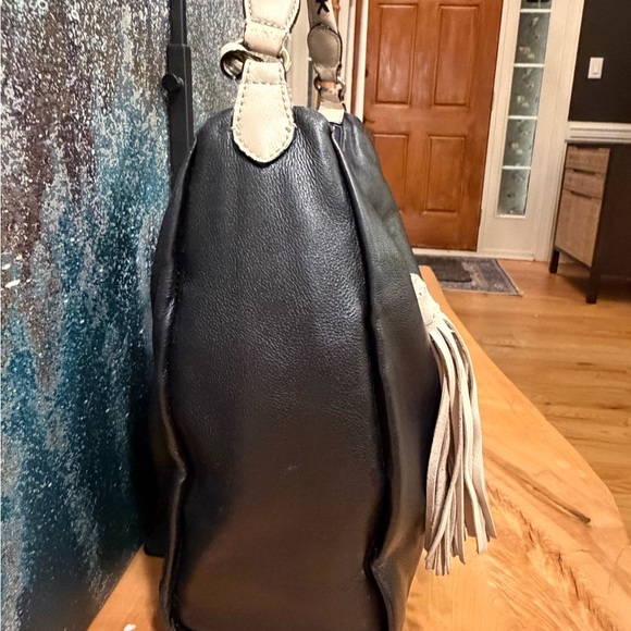 Etienne Aigner vintage Ava Hobo Bag - Picture 9 of 16